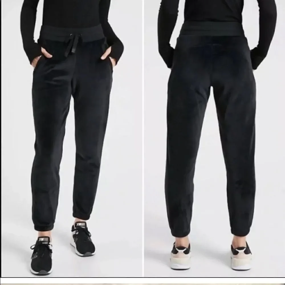 Athleta Double Cozy Karma black Recover Joggers sweatpants